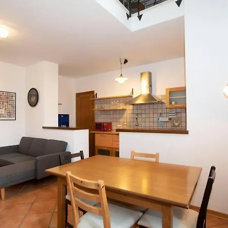 Apartament Vicino Al Centro Con Parcheggio